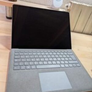 Microsoft Surface Laptop 2 13” – i5 + 8GB Ram | LIEVI DIFETTI ESTETICI [FOTO]